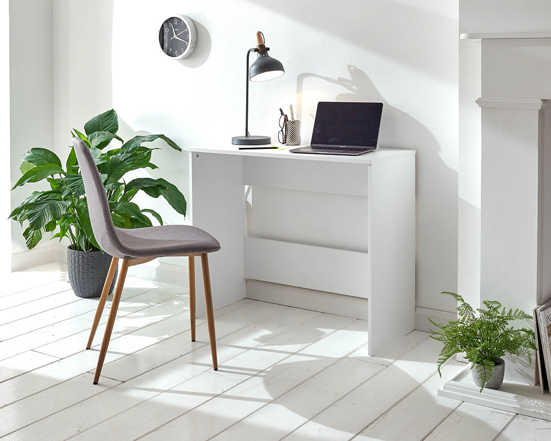 Budget Low cost Computer Desk in white. Very easy assembly.